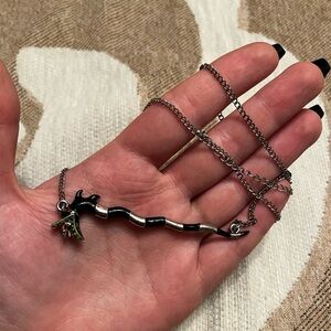 Hot Topic Beetlejuice Sandworm Necklace